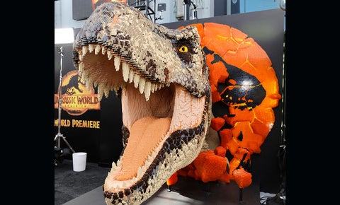 Escultura de Jurassic World Dominion