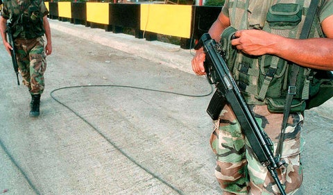 Militares en frontera de Ecuador