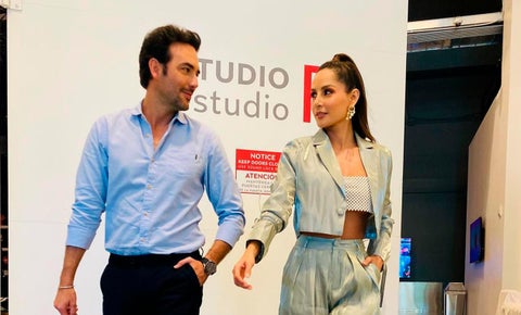 Sebastián Martínez junto a Carmen Villalobos