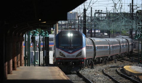 Tren se descarrila en el centro de EE.UU.