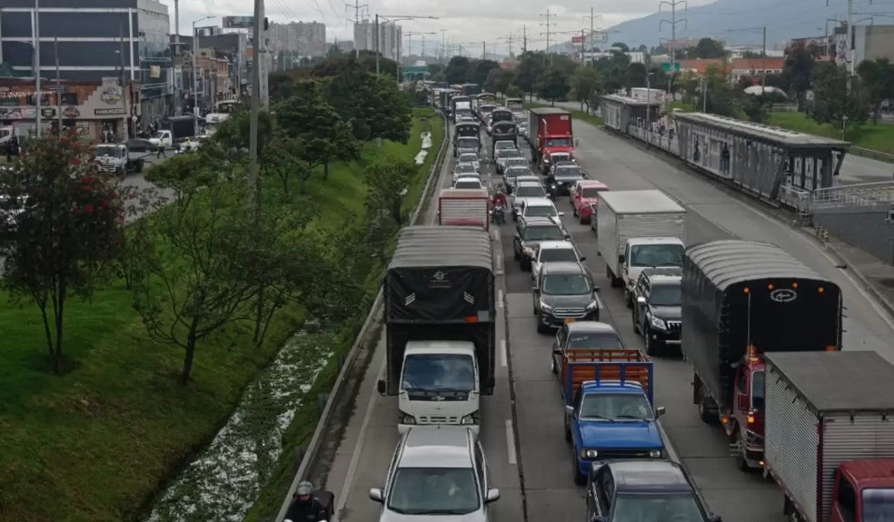 Autopista Norte bloqueada por protestas de bicitaxistas