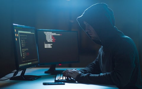 Estafas y delitos a través de Internet - referencial.