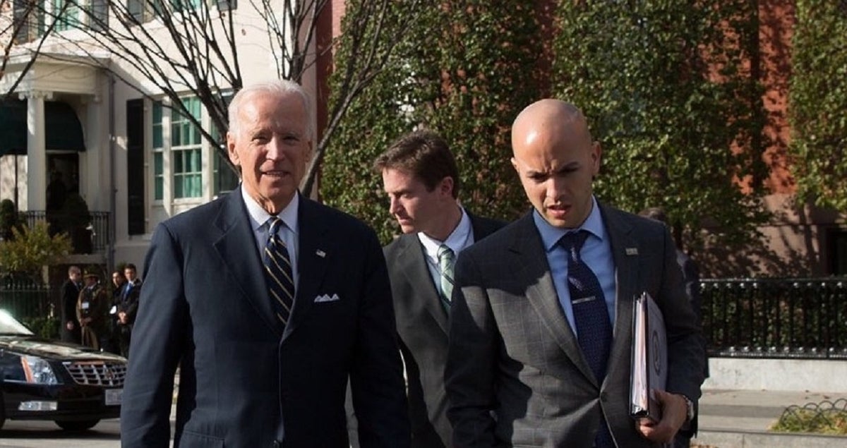 Presidente de EE.UU., Joe Biden, y Juan González Román, asesor colombiano.