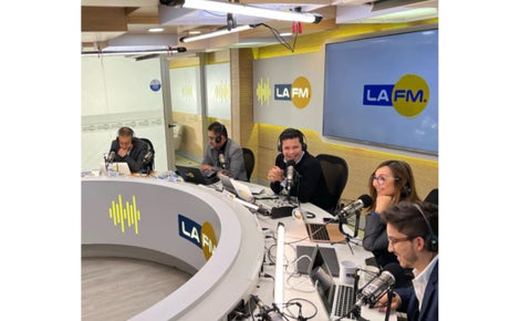 No se puede estar en Italia construyendo gobierno social: Luis Carlos Vélez