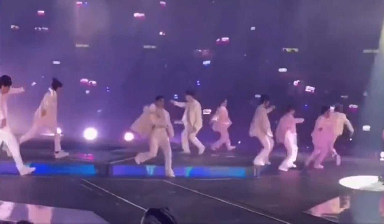 Pantalla cae sobre bailarín en concierto de Mirror en Hong Kong