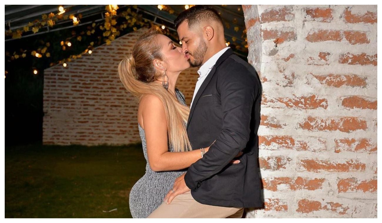 Sandra Barrios y su pareja