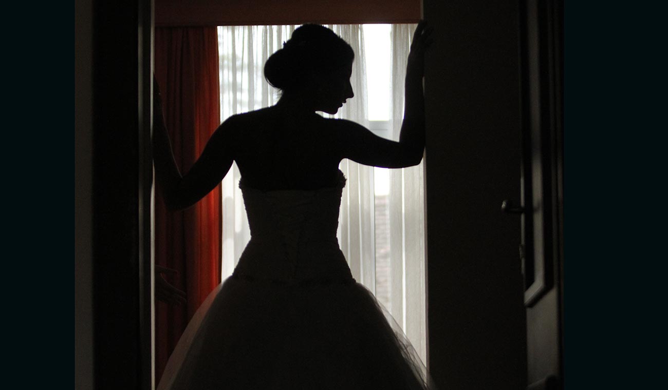 Novia preparándose para su boda