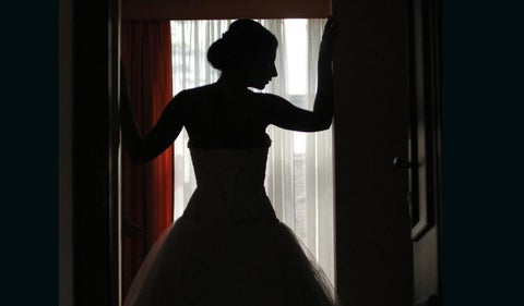 Novia preparándose para su boda