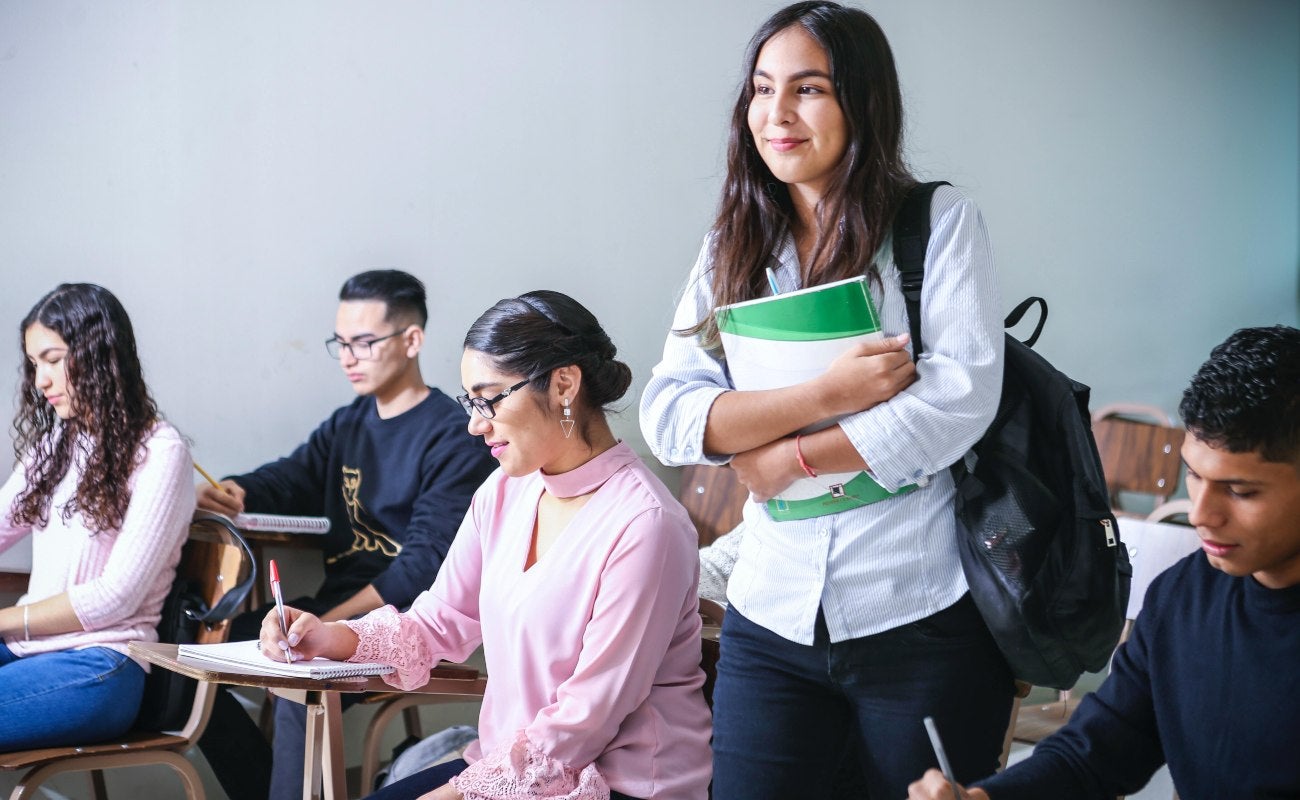 Estudiantes - Universitarios - Estudiar