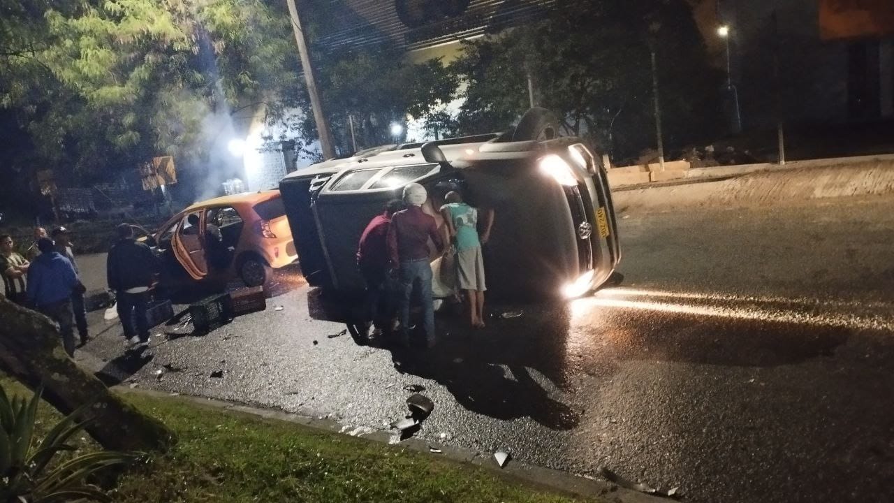 Una persona muerta y tres más heridos dejó choque de dos vehículos en Bello