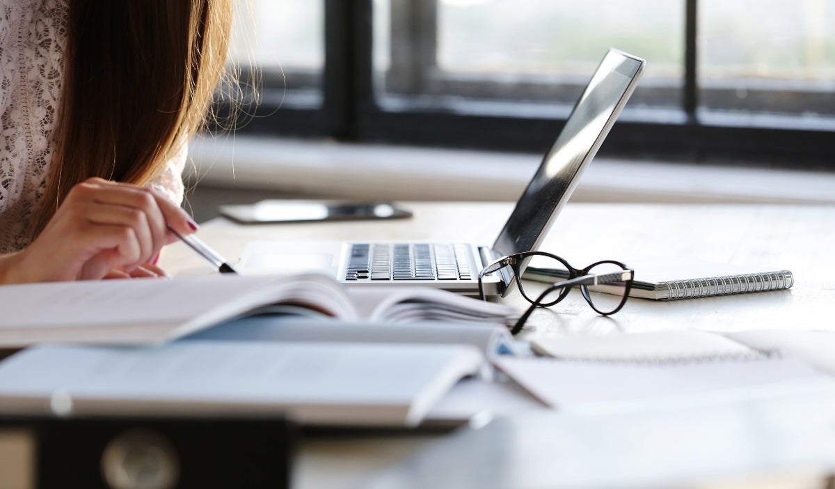 Becas para mujeres