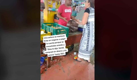 Mujer cita la biblia en supermercado para no pagar sus compras