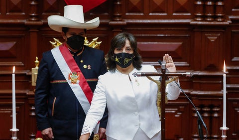 Dina Boluarte, vicepresidenta de Perú, y el presidente Pedro Castillo