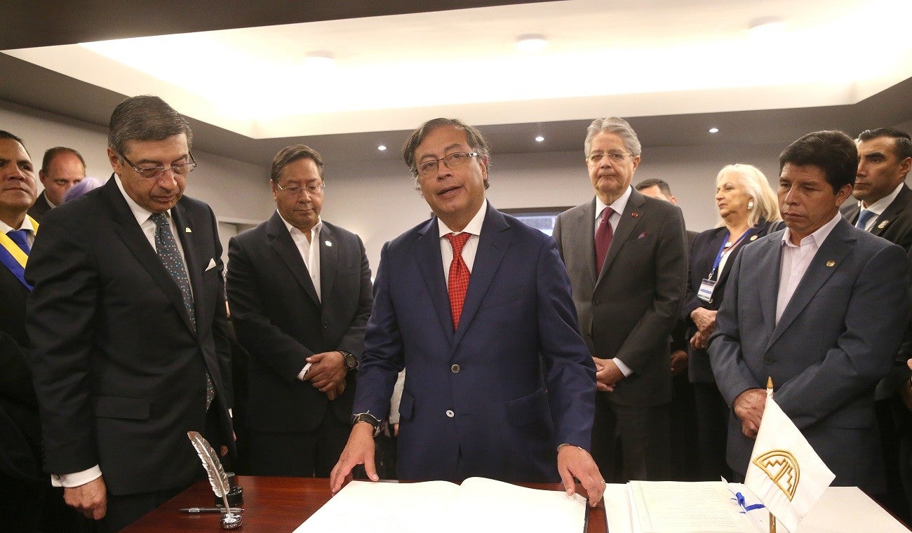 Gustavo Petro ante la Comunidad Andina