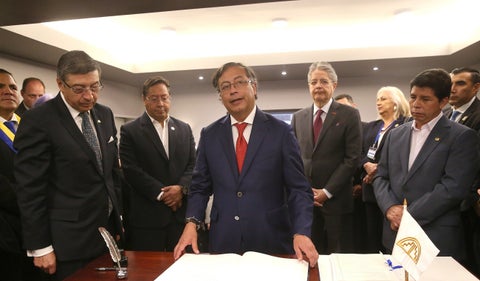 Gustavo Petro ante la Comunidad Andina