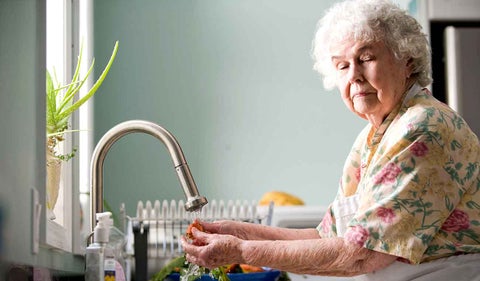 Mujer con edad avanzada