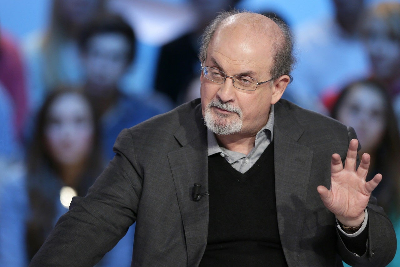Escritor Salman Rushdie