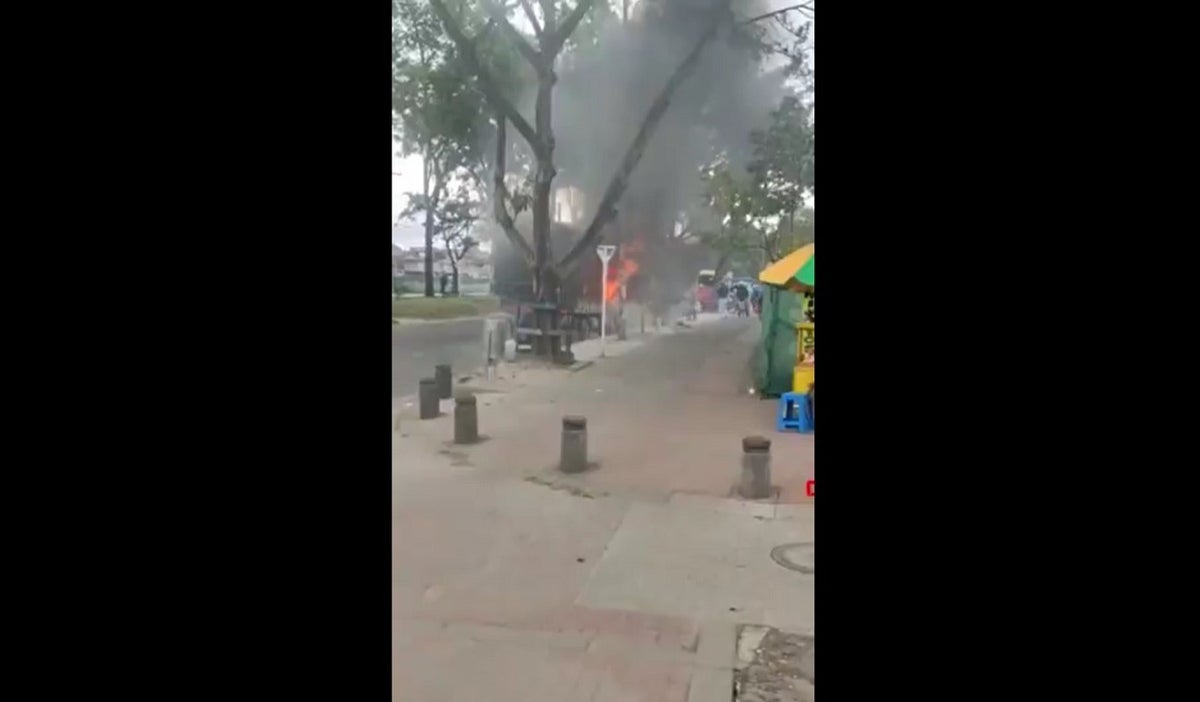 Camión incendiado