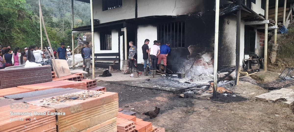 Así quedó la vivienda luego de prenderle fuego.