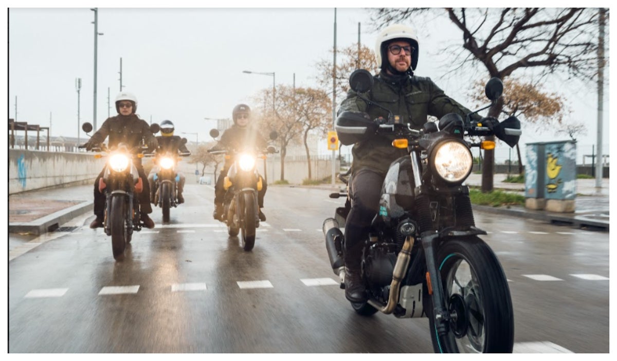 Moto Scram 411