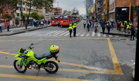 Protestas en Bogotá bloquean movilidad de Transmilenio