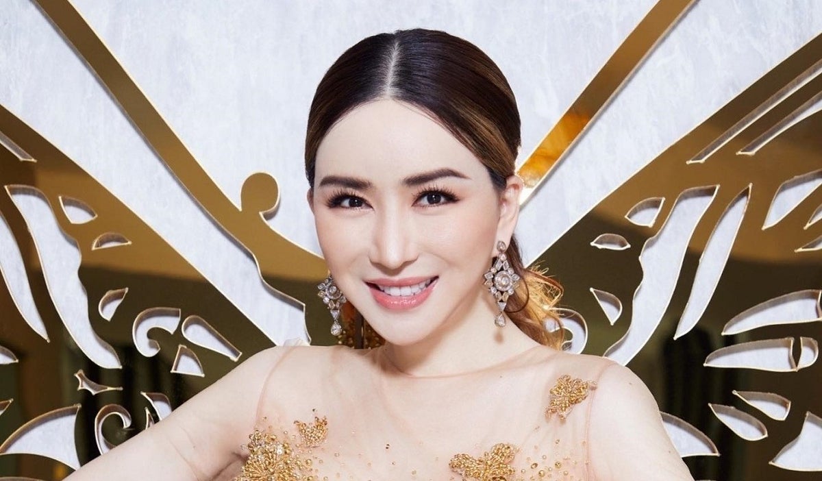 Anne Jakapong Jakrajutatip