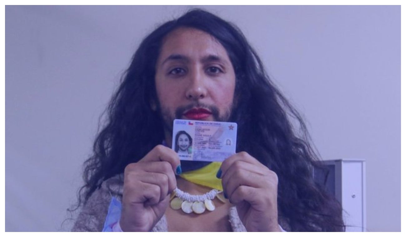 Chile expidió el primer documento de identidad a una persona no binaria