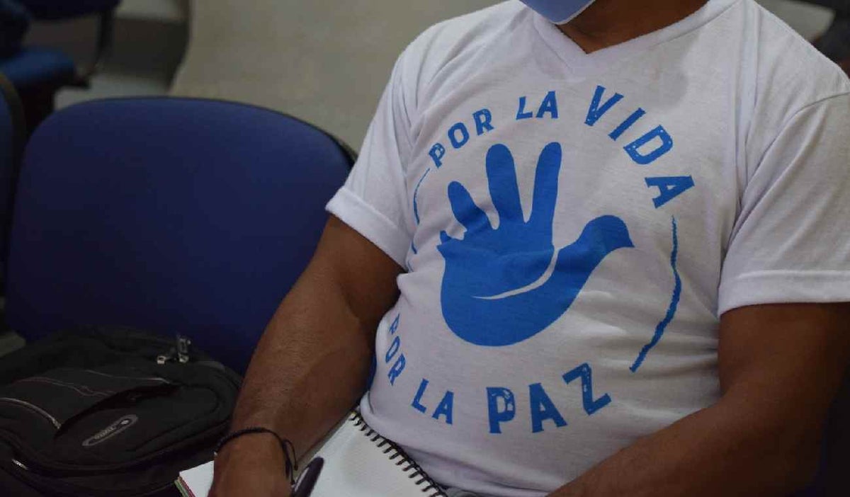 Firmante de paz. Imagen camiseta Por la Vida Por la Paz