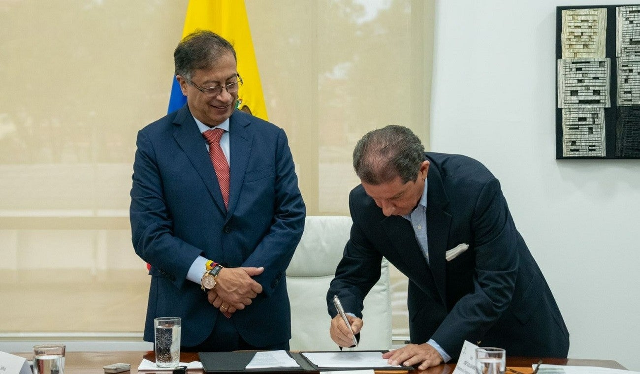 Gobierno y Fedegan firman acuerdo de compra de tierras