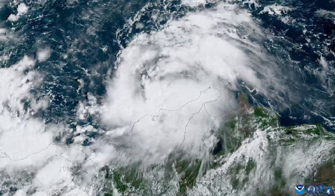 Julia se convierte en huracán