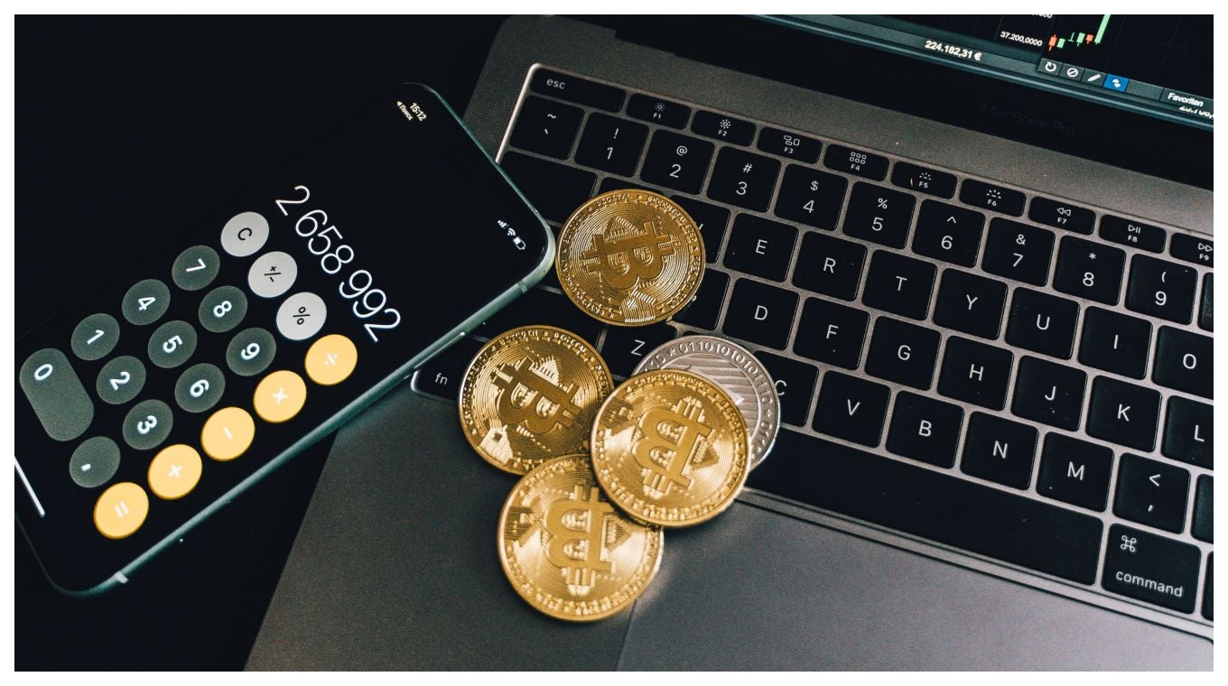 Millonaria estafa con promoción falsa de criptomonedas