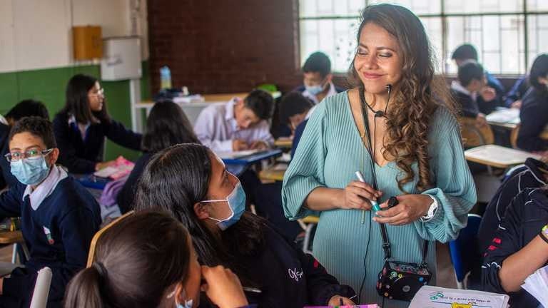 Paola Balda, profesora que enseña matemáticas con memes