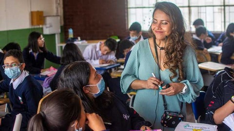 Paola Balda, profesora que enseña matemáticas con memes