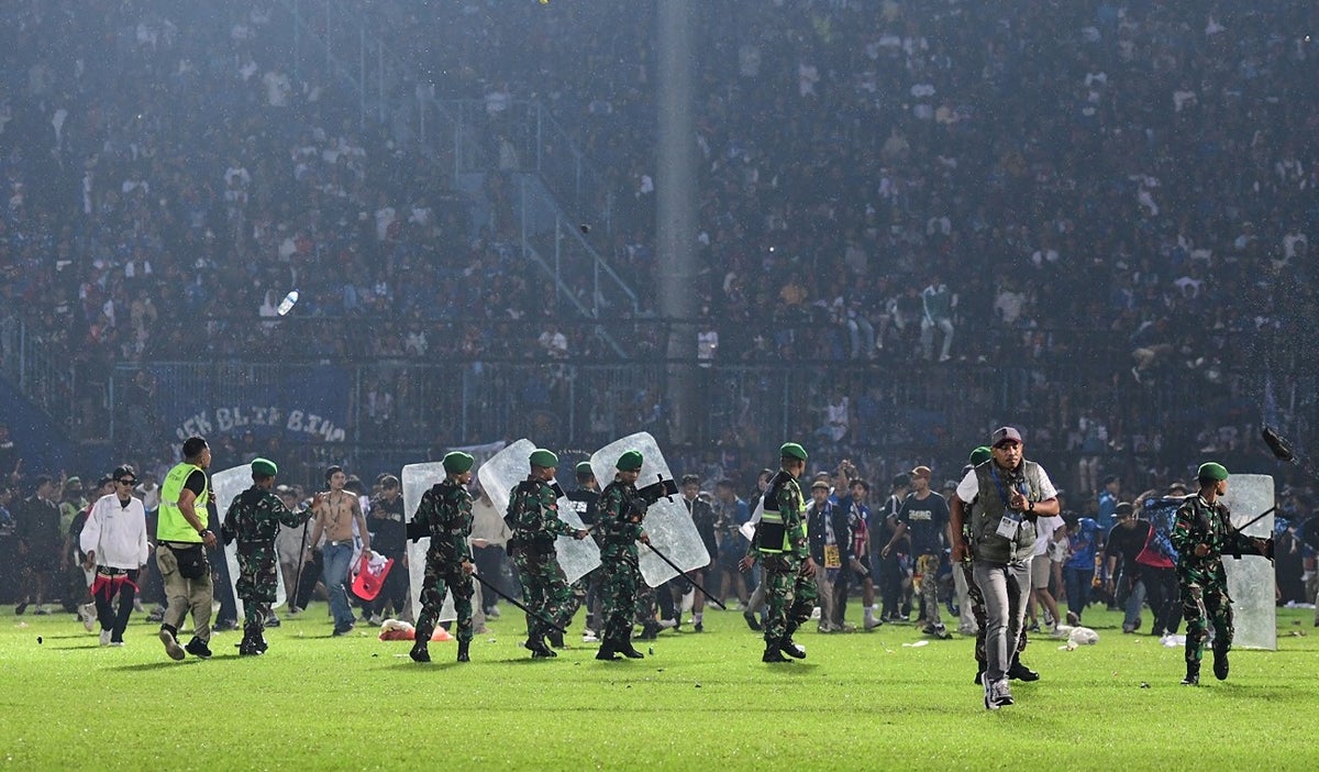 Tragedia en el fútbol de Indonesia
