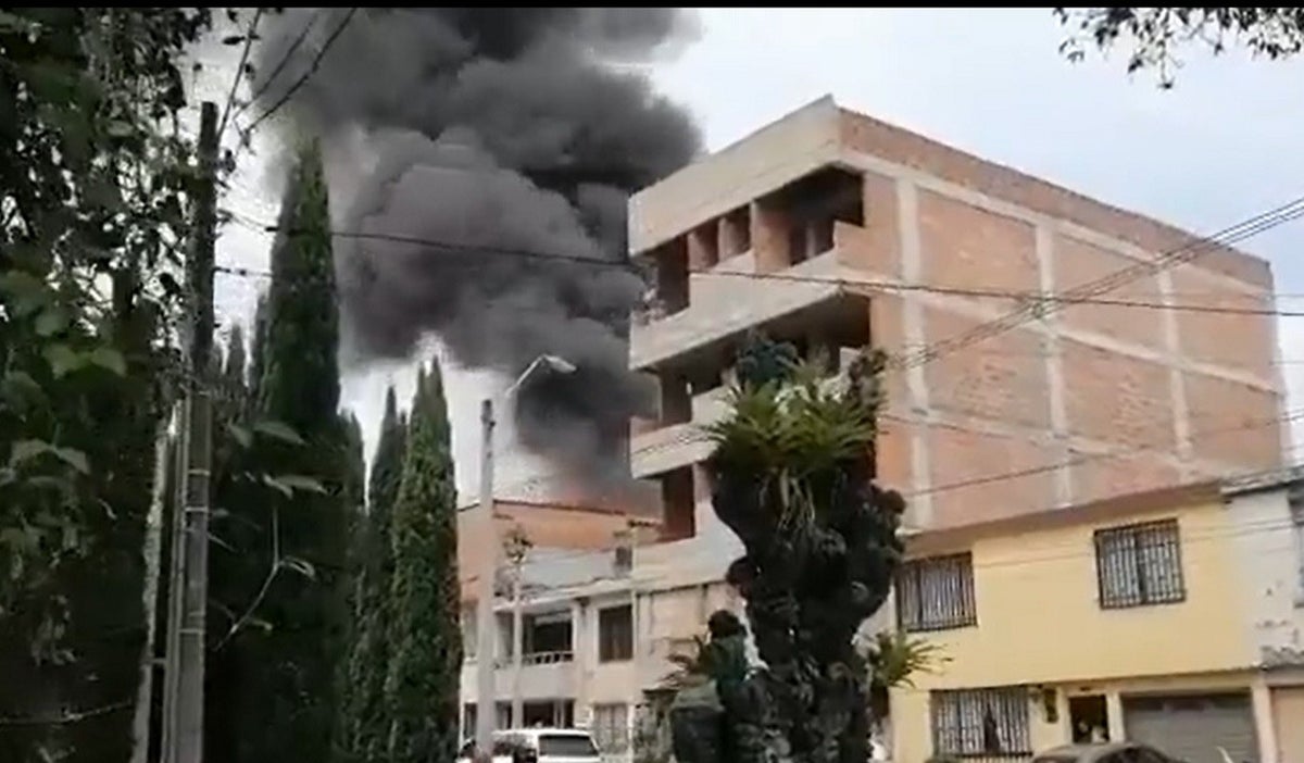 Avioneta cayó sobre casa en Medellín
