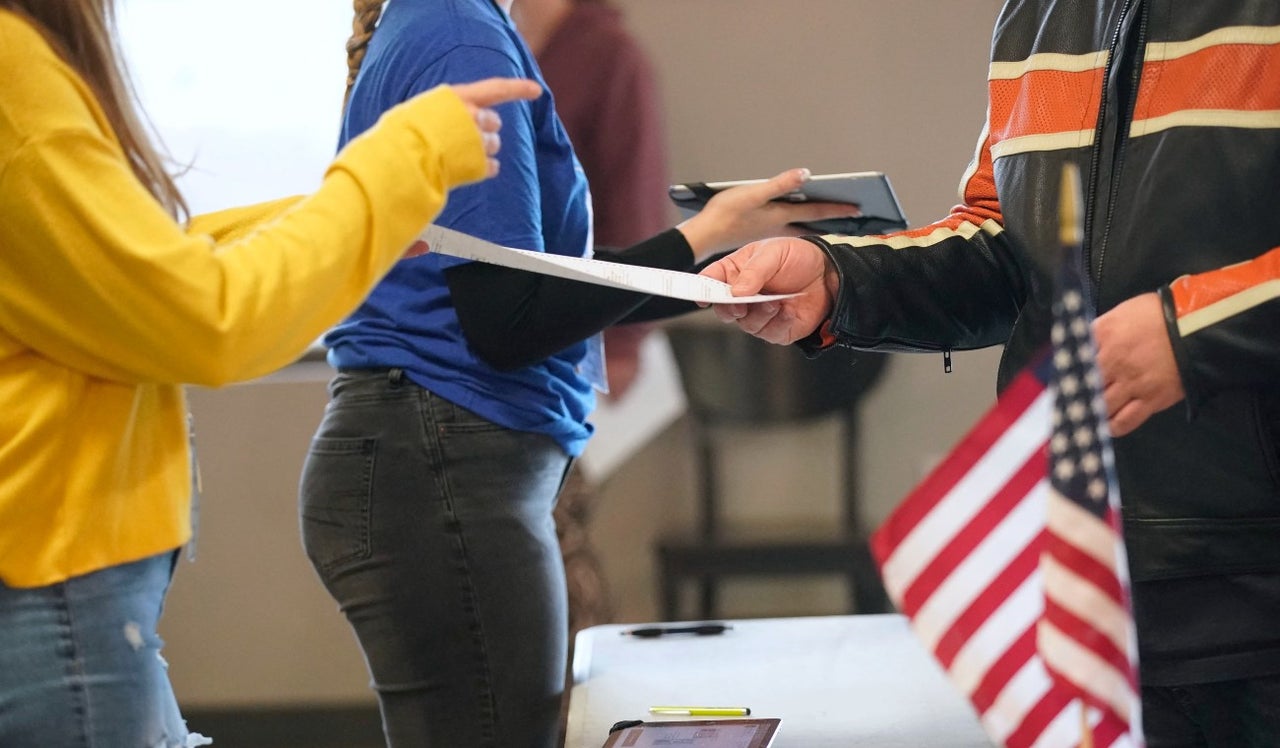 Elecciones de mitad de mandato en EE.UU.: funcionarios las controlan