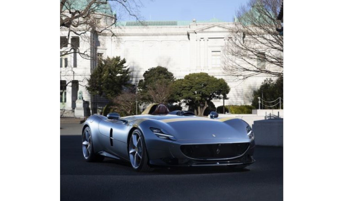 Ferrari Monza SP1 recorre las calles