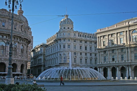 Muerte de peruano con flecha en Genova, Italia