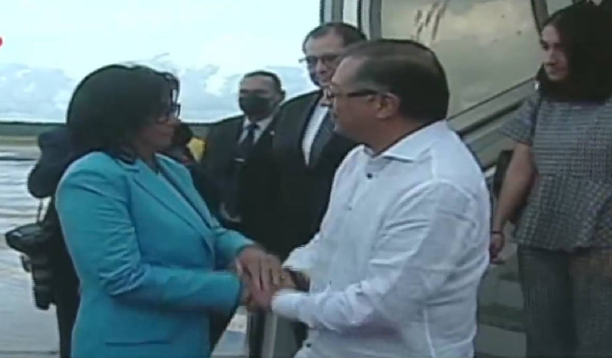 Gustavo Petro llegó a Venezuela para reunirse con Nicolás Maduro
