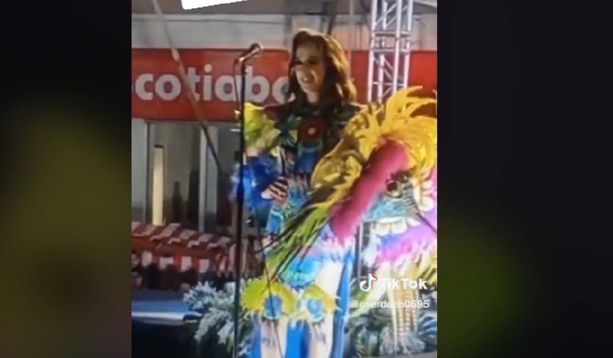 Participante de concurso de belleza se electrocutó con micrófono en pleno desfile
