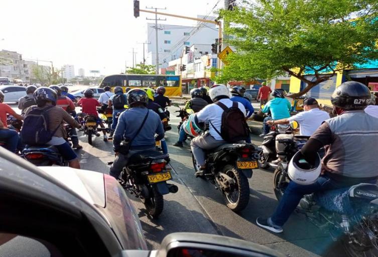 Restricción parrillero hombre en Cartagena