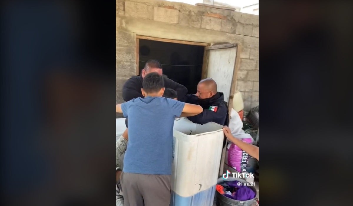 Niño quedó atrapado dentro de una lavadora