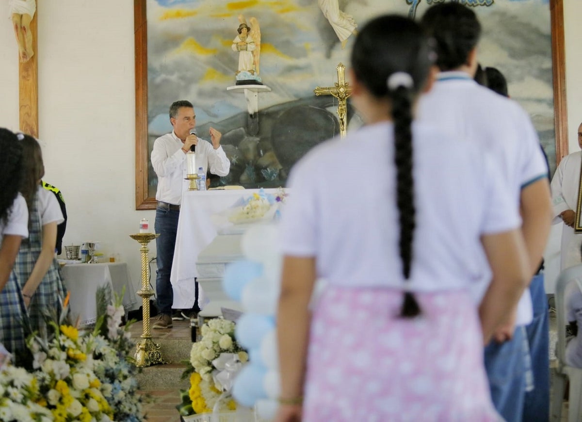 Honras fúnebres del niño Maximiliano Tabares en Segovia, Antioquia