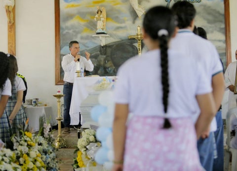 Honras fúnebres del niño Maximiliano Tabares en Segovia, Antioquia