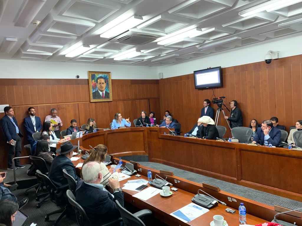 Debate de Comisión Séptima del Senado.