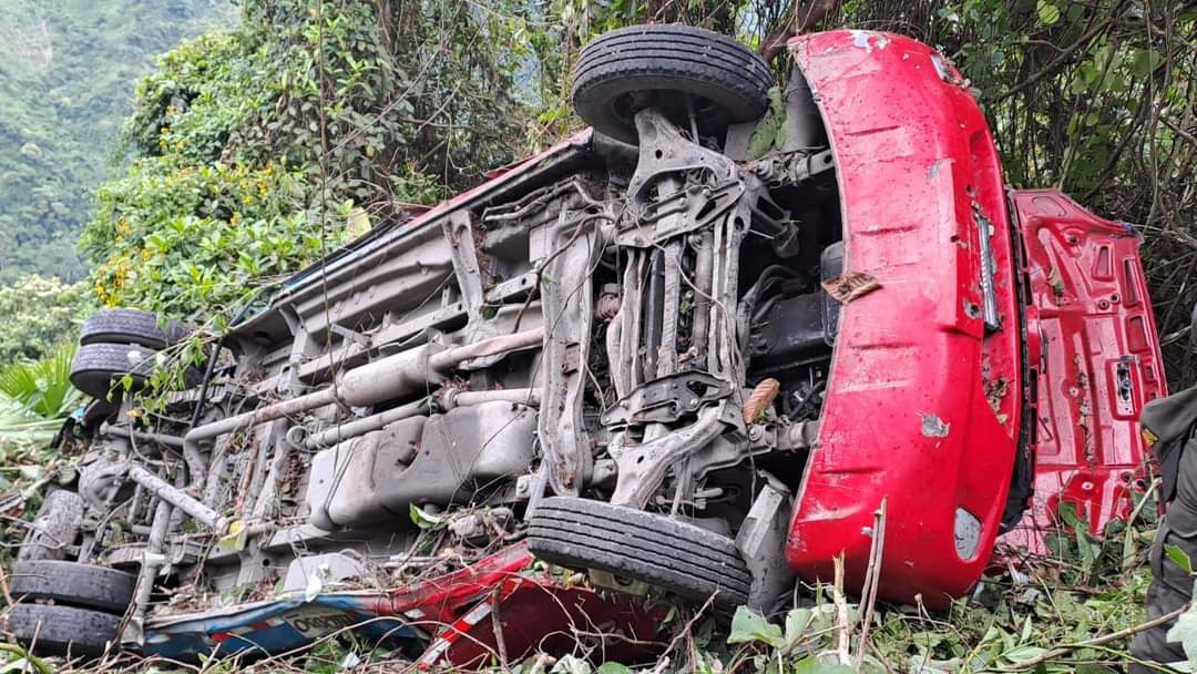 Bus rodó por un abismo en Caparrapí