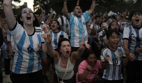 Argentinos celebran el triunfo de la selección