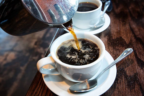 Evite la cafeína en exceso en el embarazo