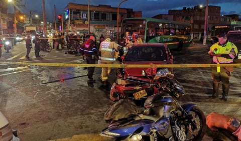 Choque entre bus de Transmilenio, tres carros y dos motocicletas en Bosa