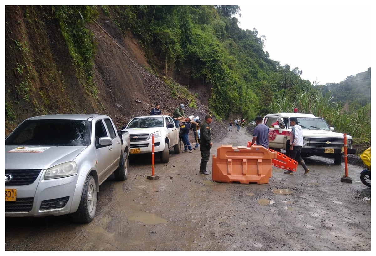 deslizamiento de tierra deja tres muertos en vía Risaralda Chocó